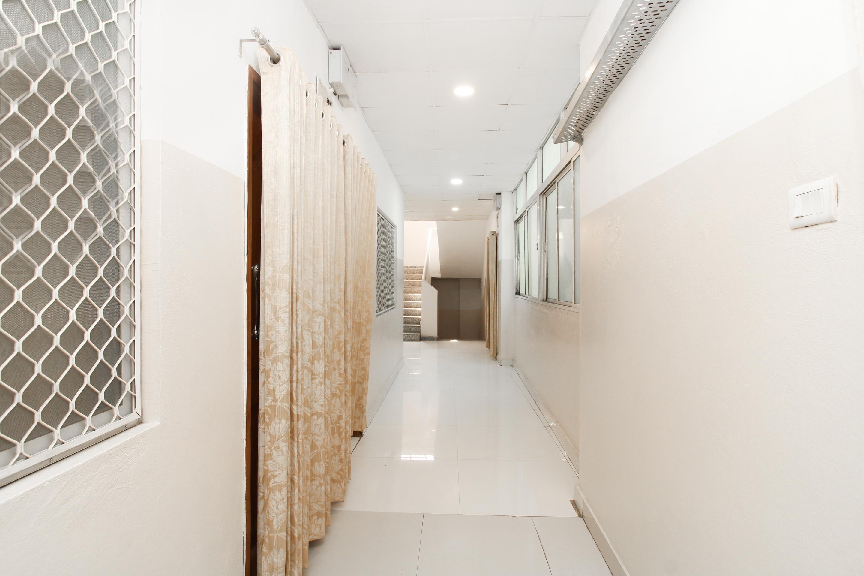 Oyo 37499 Saba Service Apartments Haïdarabad Extérieur photo